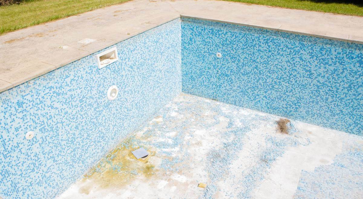 How to Spot and Fix Swimming Pool Leaks in McKinney